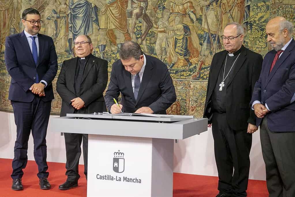 Junta y Arzobispado fijan como objetivo del 800 aniversario de Catedral de Toledo en 2026 marcar "un punto de inflexión"