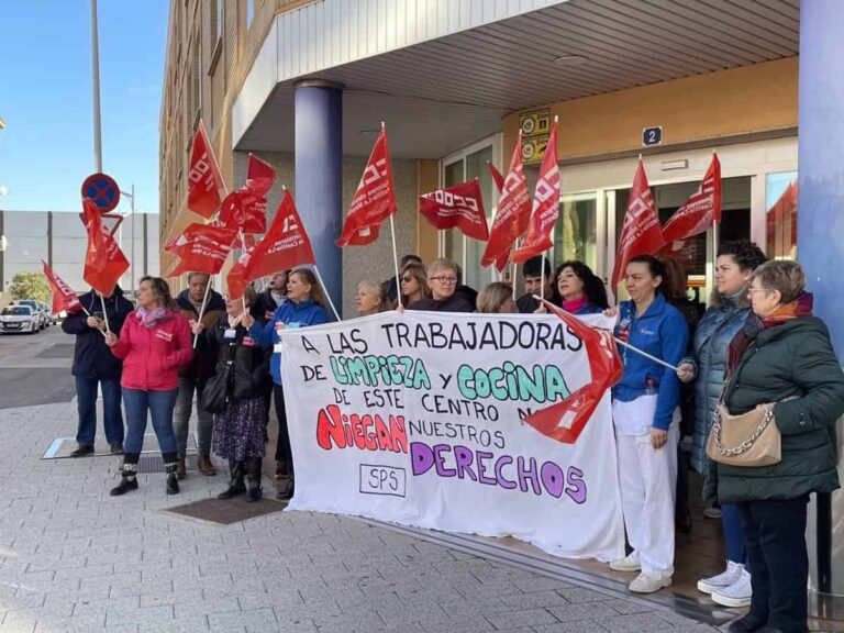 Las trabajadoras de la residencia Alcabala podrían intensificar sus movilizaciones si la empresa no se sienta a negociar