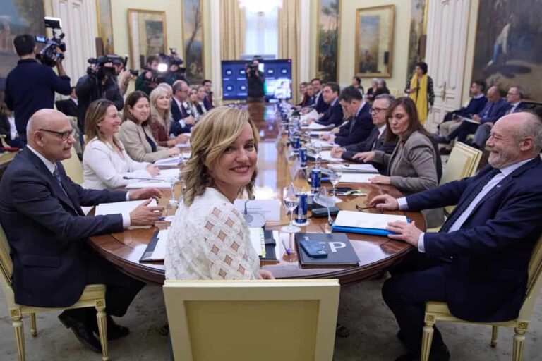 Educación propone a las CCAA prohibir los móviles en Primaria y Secundaria en horario lectivo