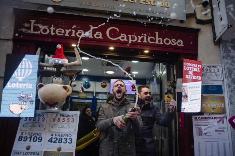 VÍDEO: La Caprichosa y El Quijote de oro triunfan en sorteo que deja 17 millones en C-LM y estrena 'Gordo' en Toledo