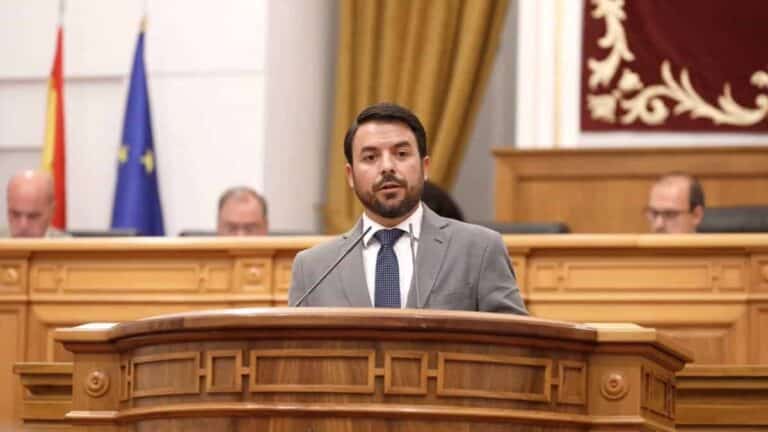 Vox C-LM culpa a PSOE del clima de crispación y sugiere que si se retira la ley de amnistía "la gente volverá a su ser"