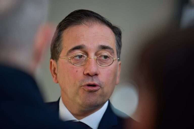 Albares ante el retorno de la embajadora de Israel: España seguirá "alzando la voz" para defender a los civiles