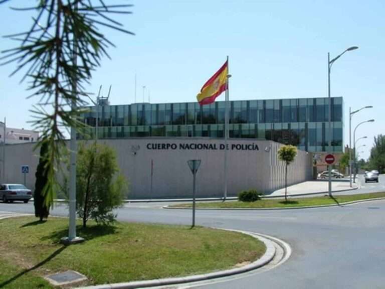 Detenido por contratar servicios audiovisuales y de Internet con la identidad de una persona de Cartagena
