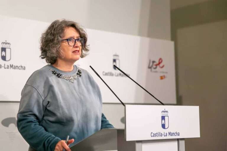 Junta replica a IU que tramitará la petición de Quantum "acorde a la ley" y se reivindica como gobierno "garantista"
