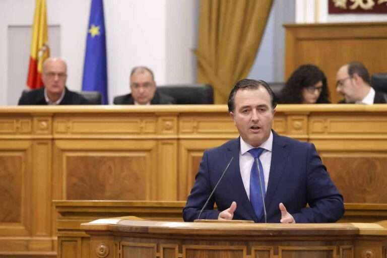 PSOE avanza su rechazo a la moción de Vox que pide a Junta copiar a CyL para incorporar jóvenes al campo