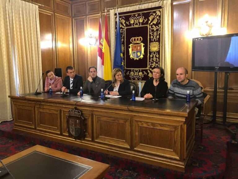 Lanzamientos en primicia, talleres y partidas de Mortal Kombat a ciegas en la I Feria del Videojuego Inclusivo en Cuenca