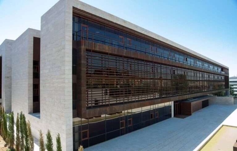 C-LM pone en marcha un protocolo de actuación para atajar un brote de sarna en una residencia de Olías del Rey