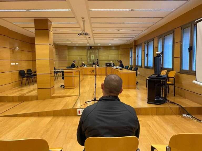 El acusado de apropiarse de documentos históricos de las minas de Almadén dice que actuó como intermediario
