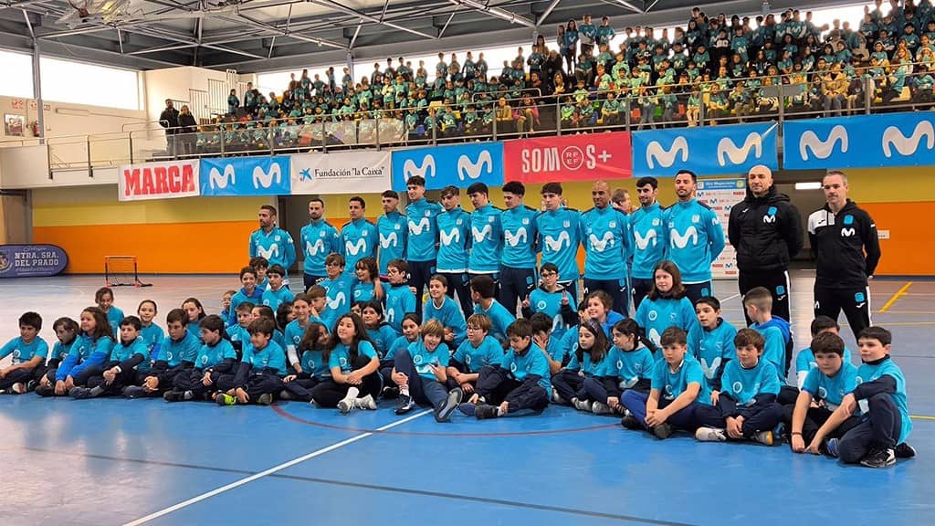 Cerca de 450 alumnos de primaria de Ciudad Real participan en la 'Gira Megacracks' con profesionales del fútbol sala