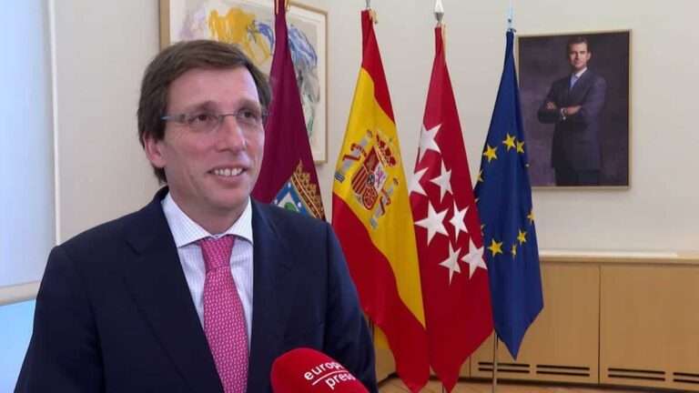 Martínez-Almeida muestra el "profundo agradecimiento" de los madrileños por la Medalla de la Ciudad de Toledo a Madrid