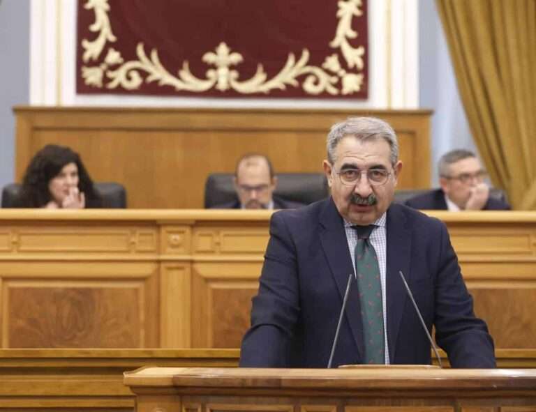 Fernández Sanz apunta que tras el pico de gripe la incidencia caerá a partir de la tercera semana de enero