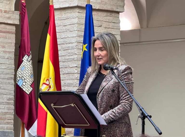 Tolón asegura que será "muy constante" para que el proyecto de la autovía Toledo-Ciudad Real se contemple en los PGE