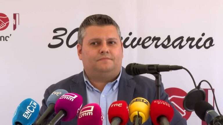 UGT C-LM ve "lagunas" a la propuesta sobre autobajas laborales y esperará a "ver la letra pequeña"