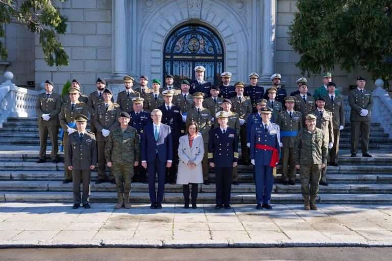 Ucrania condecora en Toledo a una treintena de militares españoles por instruir a la fuerzas ucranianas para la guerra