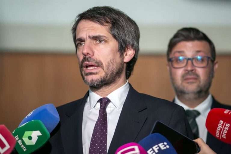 Urtasun zanja la polémica sobre la descolonización de museos: "Lleva haciéndose mucho tiempo en España y Europa"