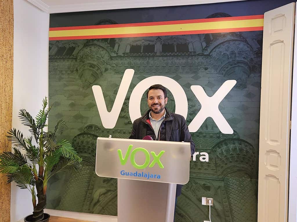 Vox impugna la aprobación del reparto de retribuciones económicas en el Ayuntamiento de Pioz por considerarlo "ilegal"