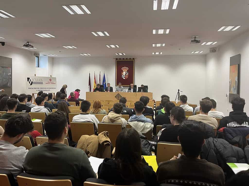 Comienza las XXVII Jornadas de Bolsa y Mercados Financieros en la UCLM en Albacete con 60 participantes