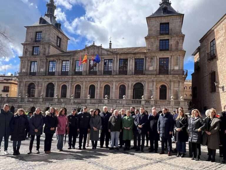 C-LM se une al luto de Valencia por el incendio de Campanar