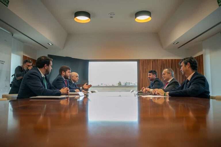 C-LM y Extremadura coinciden en pedir "celeridad" para el AVE y apuestan por "fasear" tramos para avanzar más rápido