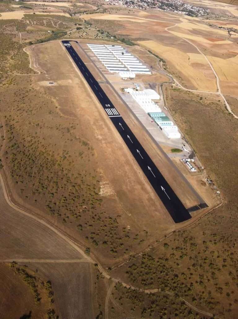 Cecam ve "ideal" el aeropuerto de Casarrubios y con "muchas diferencias" con el de Ciudad Real: "Nos gusta mucho"