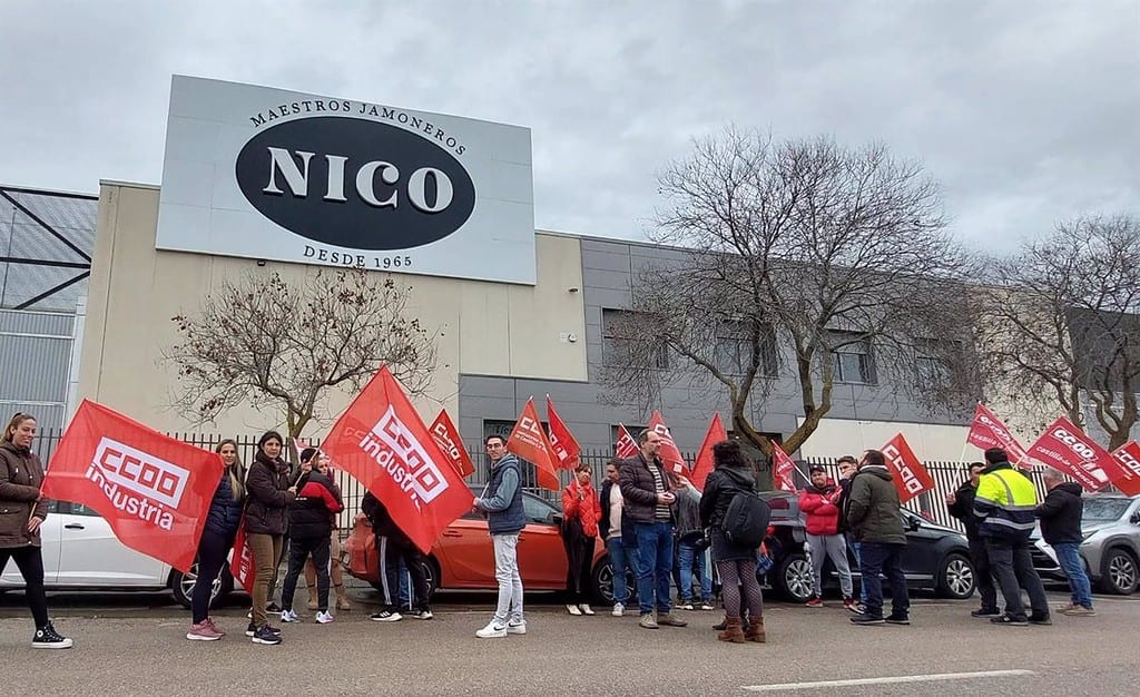 La plantilla de Jamones Nico en Ciudad Real, se concentra para exigir la readmisión de un trabajador despedido