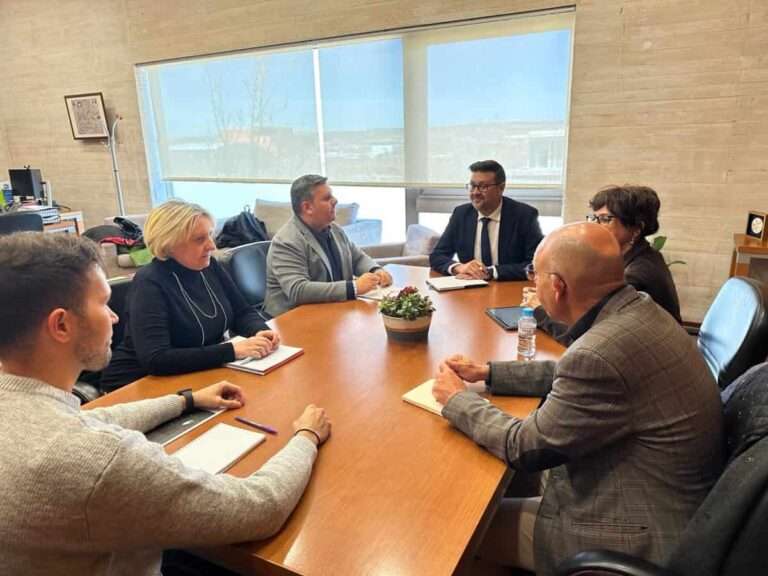 La FP Dual y la orientación educativa centran el encuentro entre el secretario general de UGT y Amador Pastor