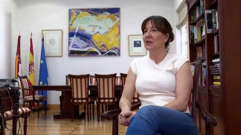 Fernández loa el perfil propio de Page en PSOE: "Aunque su discrepancia le trae problemas, también mayorías absolutas"