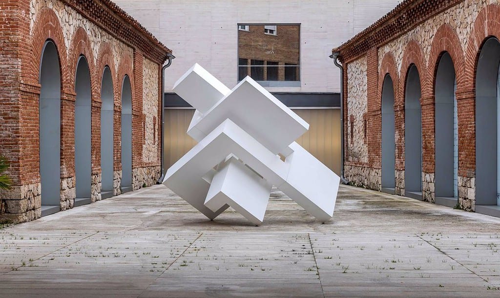 El Museo Francisco Sobrino de Guadalajara acoge la exposición 'Como el viento, blanco' del escultor Arturo Berned