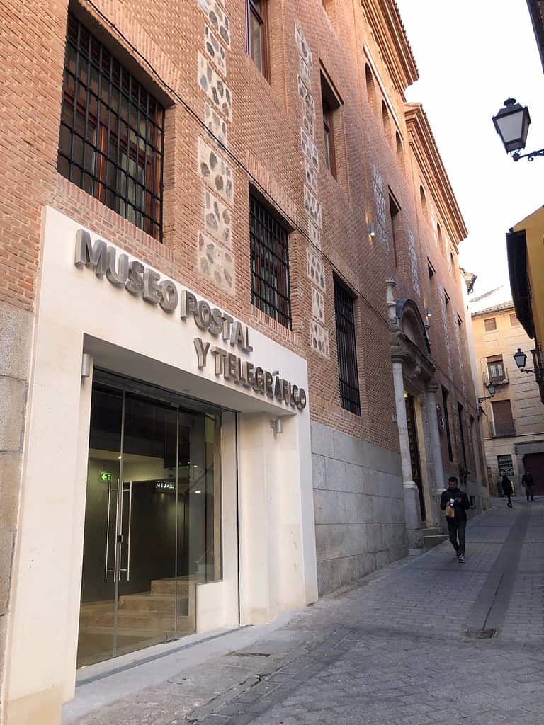 Correos inicia el traslado de fondos que exhibirá en su Museo Postal y Telegráfico de Toledo una vez finalizada la obra