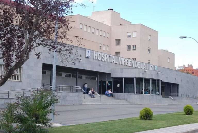 Una mujer resulta afectada por inhalación de humo tras un incendio en la cocina de su vivienda en Cuenca