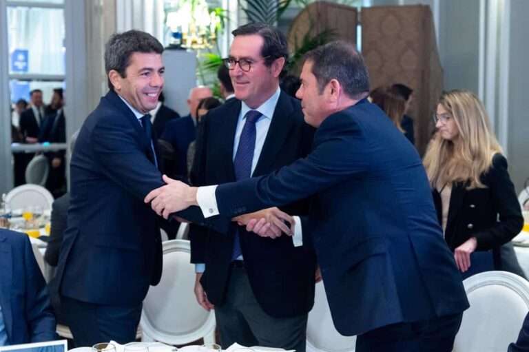 Mazón pide a C-LM más solidaridad, lamenta que acuse "sin pruebas" y cree que está en una "cueva ideológica"