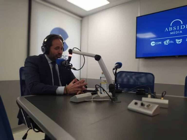 Núñez cree que hay una "campaña orquestada" por PSOE para influir en las gallegas hablando sobre Feijóo y Puigdemont