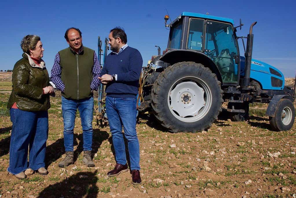Núñez exige a Sánchez y Page que "den la batalla" en Europa por los agricultores y por los ganaderos de C-LM