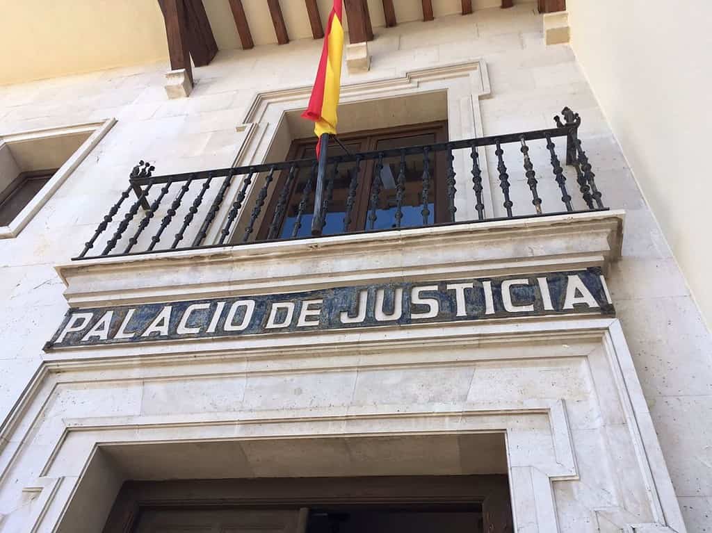 Condenan a 3 años de prisión a un hombre de 80 años por agresión sexual a su empleada doméstica en Cuenca