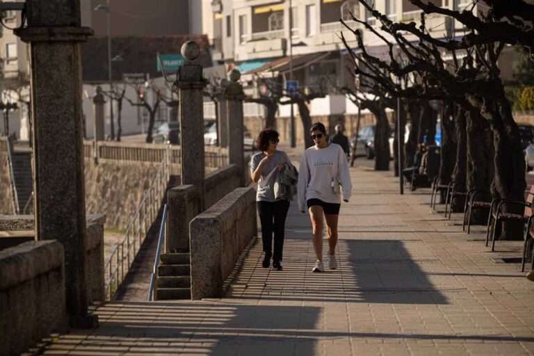 Las máximas irán aumentado desde este martes y estarán hasta 10ºC por encima de lo normal en amplias zonas del país