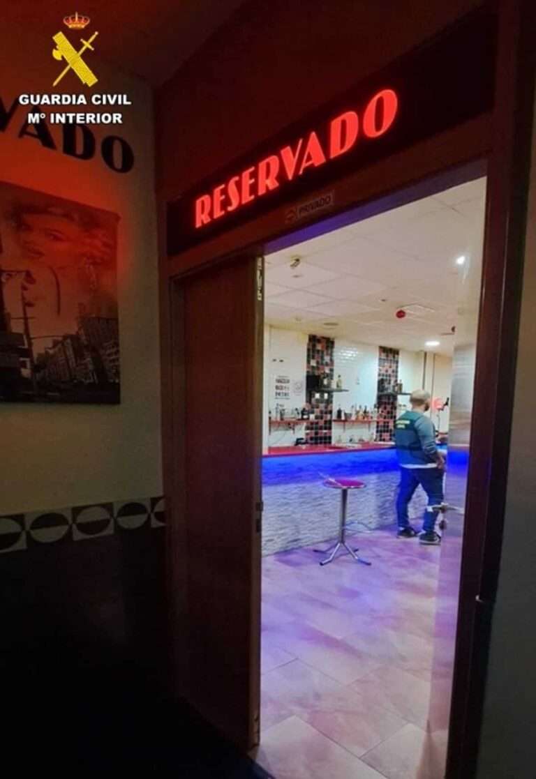 Guardia Civil libera a una mujer retenida y detiene a dos personas por explotación sexual en Ciudad Real