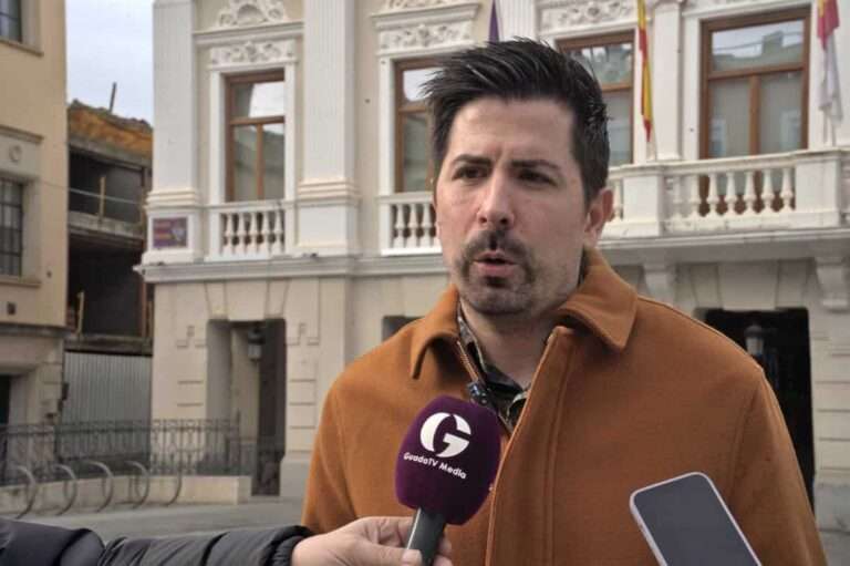 PSOE asegura que los presupuestos de Guarinos evidencian que Rojo "no dejó agujero económico"
