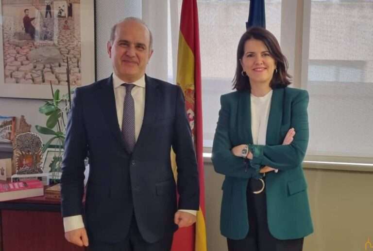 La Diputación de Ciudad Real plantea a la UNED la posibilidad de impartir Turismo en su centro de Valdepeñas