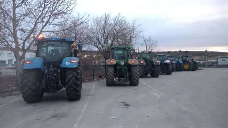 Los 161 alumnos de 12 rutas escolares se han visto afectados por los cortes de carreteras de agricultores en C-LM