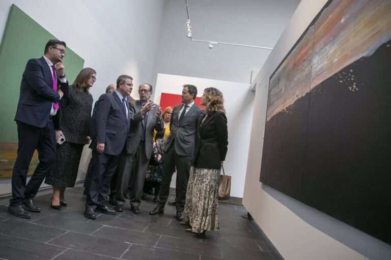 Rafael Canogar, "muy honrado" con el "regalo" que en forma de exposición permanente le inmortaliza en su Toledo natal