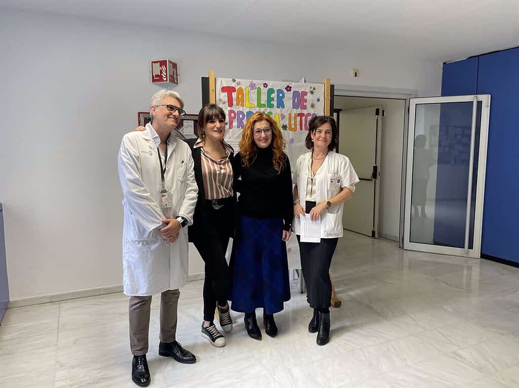 Rozalén amadrina un proyecto en la Unidad de Paliativos del Perpetuo Socorro de Albacete con versos de su próximo disco