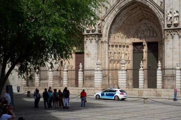 Los curas que bromearon con rezar para que el Papa se fuera "al cielo" se disculpan: "Fue en tono de humor y mal gusto"