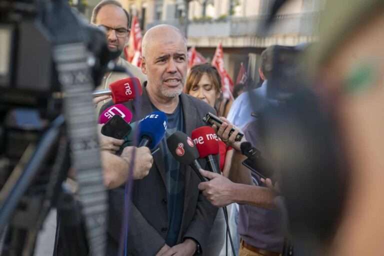 Sordo (CCOO) ve un "deterioro" de la economía, pide "valentía" y se pregunta quién acapara beneficios de la subida