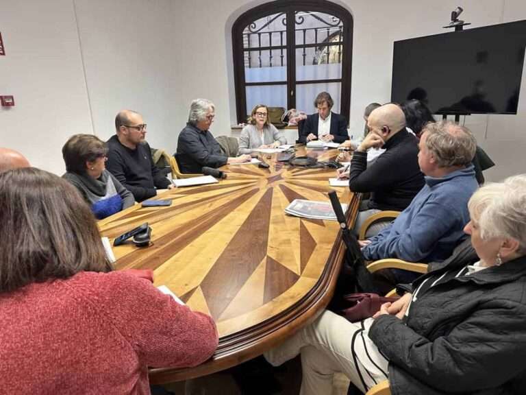 Baldeadoras con aire a presión sustituirán al riego con agua en las calles del Casco Histórico de Toledo desde marzo