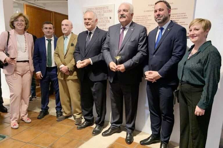Tomelloso reivindica el papel de los enólogos y homenajea a Pedro Piqueras en el 'Día del Enólogo'