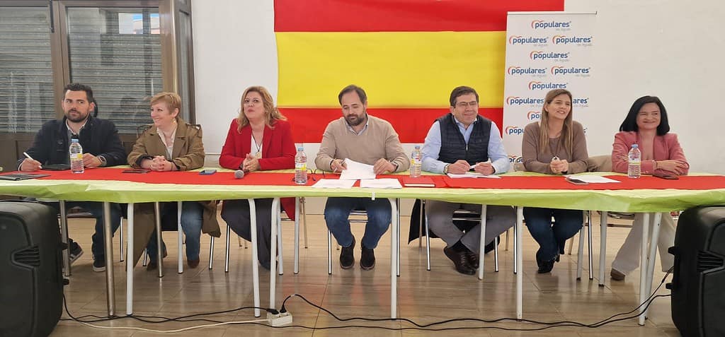 Valverde pone en valor el trabajo de alcaldes y portavoces del PP frente al abandono de la Junta  1