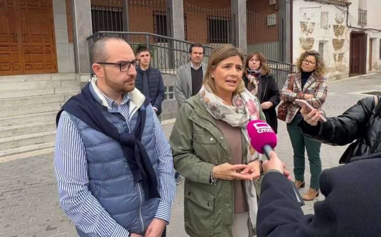 Agudo compara la actitud de alcaldes que clamaron contra el canon del agua con la de Page, que aplaudió el "impuestazo"