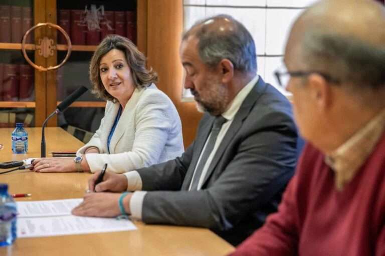 Junta ampliará el Centro de Cerámica y Vidrio de Talavera, donde se impartirá enseñanza en informática y comunicaciones