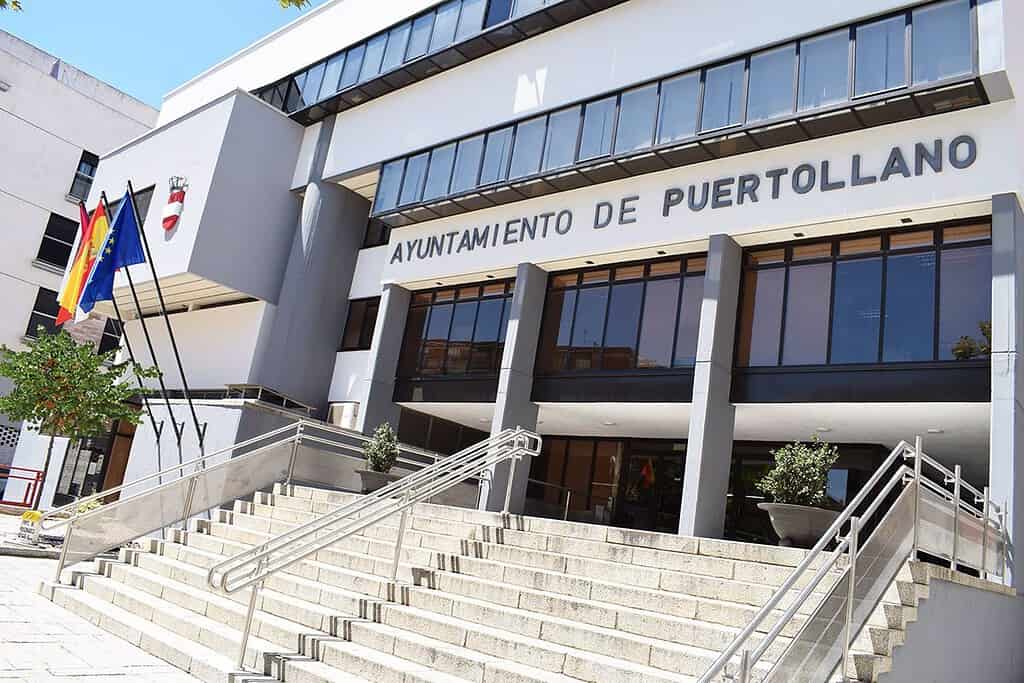 Los policías locales de Puertollano rompen en aplausos tras la aprobación de su mejora salarial
