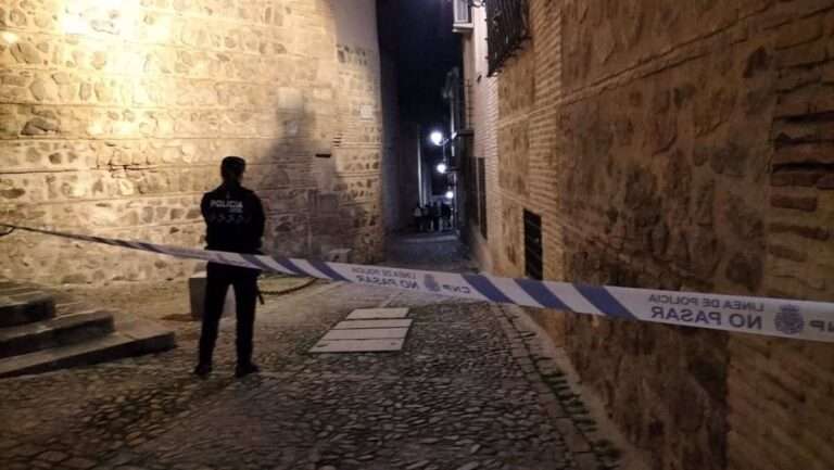 Sucesos.- Continúan las investigaciones para identificar a los fallecidos localizados en una vivienda de Toledo